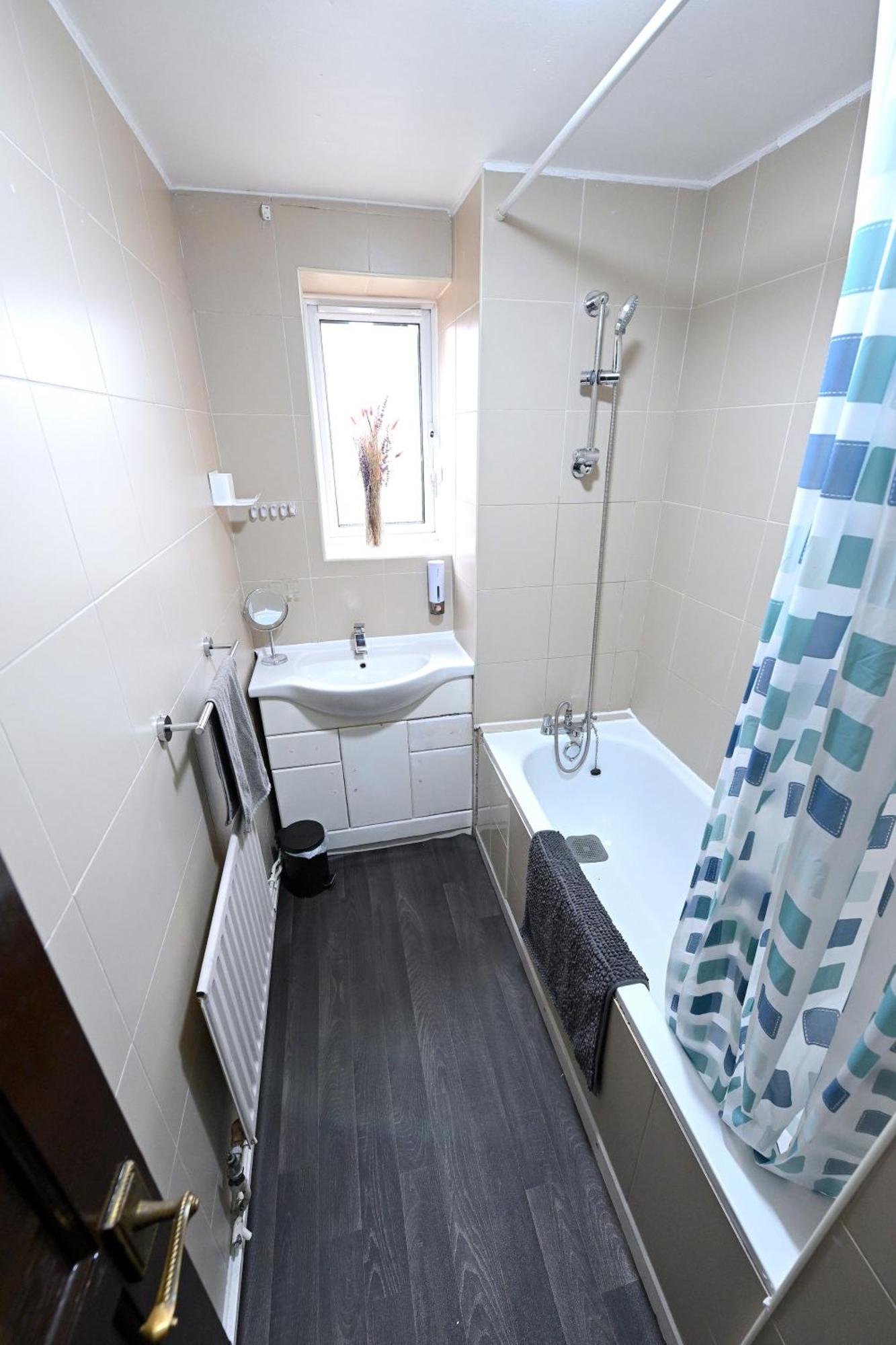 Stunning 2-bedroom Appartamento *